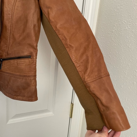 Bernardo Brown Leather Jacket - Women’s Large - Picture 3 of 7
